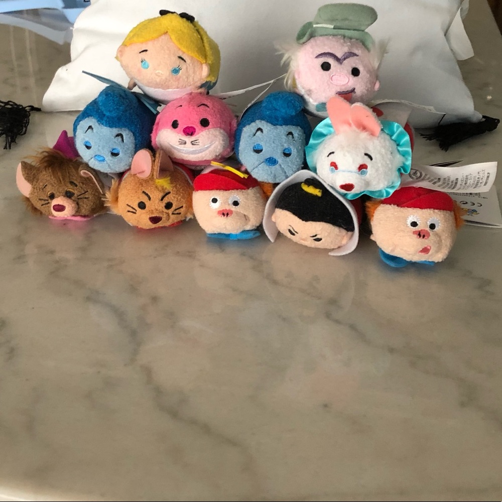 NTW Disney store Alice in wonderland tsumplush set